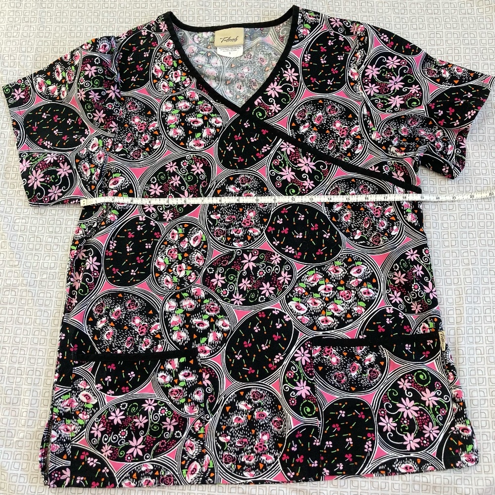 Scrub top